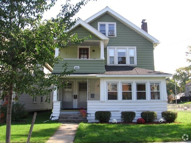 Building Photo - 179 Nichols Ave Rental