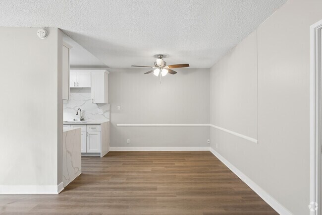 1BR, 1BA - 860SF - Dining Room