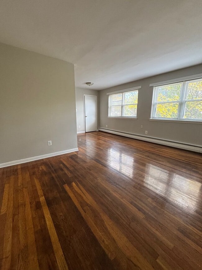 Building Photo - 4811 Minnesota Ave NE Unit 202