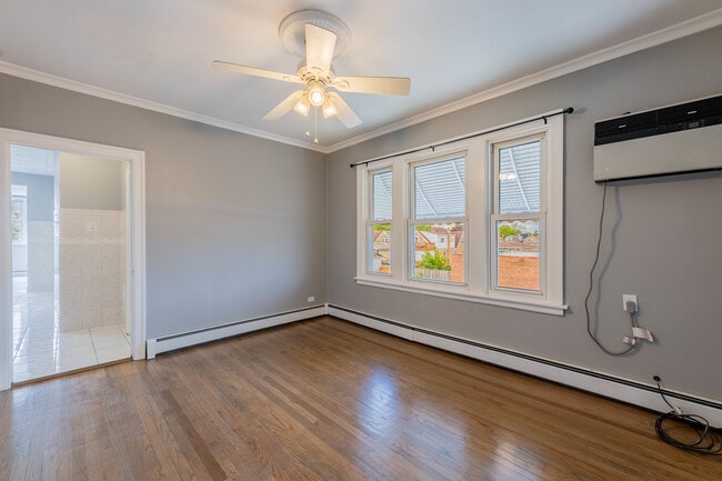 Photo - 7041 W Addison St Unidad 2R