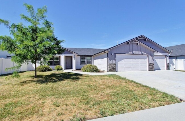 Building Photo - 4044 Queen Anne Dr