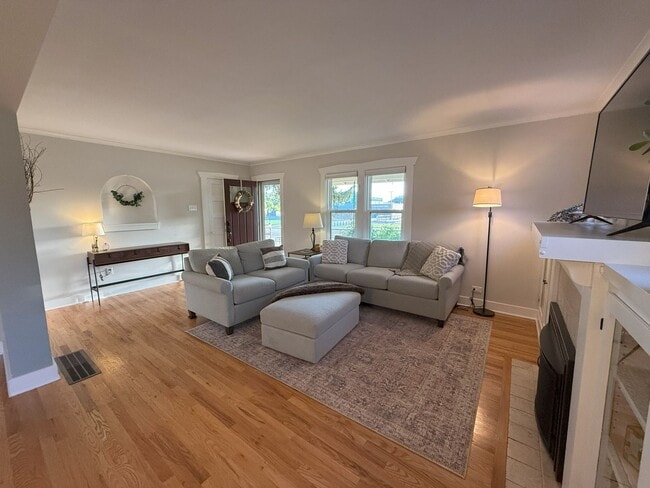 Photo - LITTLETON CHARM!!! CORNER LOT, BRICK HOME WITH GARAGE, AVAILABLE NOW, $0 DEPOSIT OPTIONS