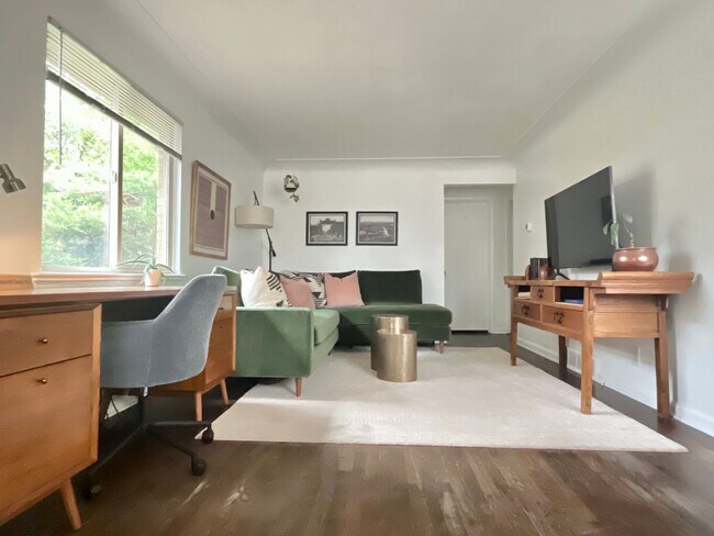 Photo - Bright and open updated duplex located in a prime area of Rosedale!