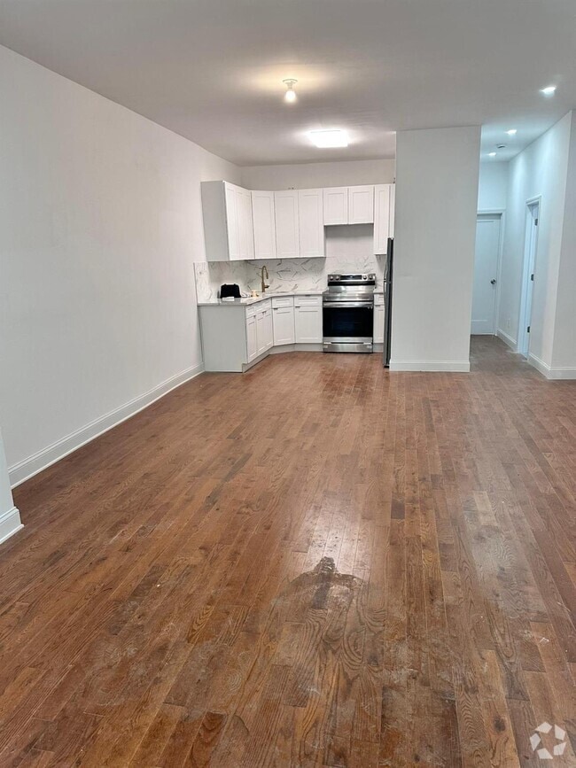 Building Photo - 333 Milford St Rental