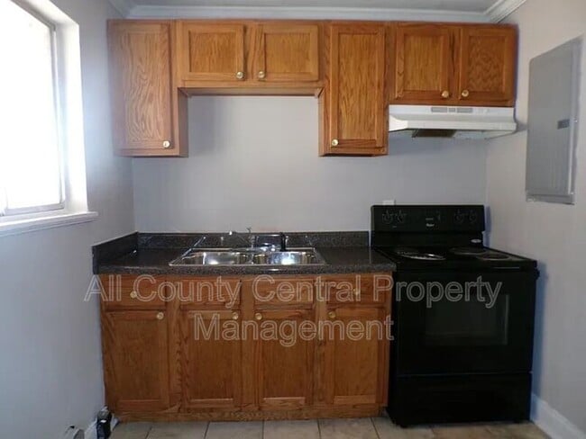 Photo - 1657 18th Way SW
