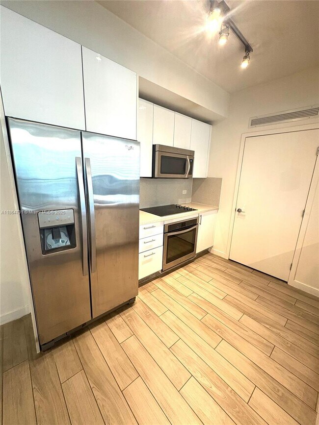 Photo - 999 SW 1st Ave Unidad 1615