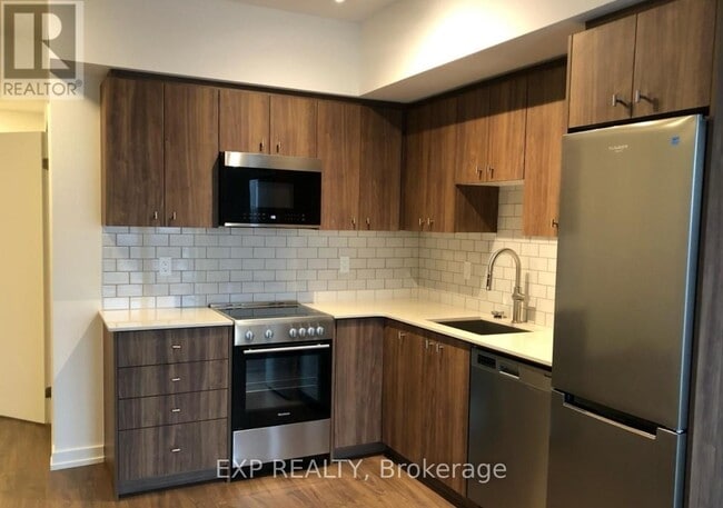 Photo - 15 Wellington St S Unit 708