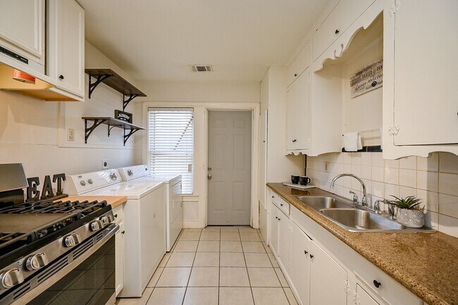 Photo - 1804 1/2 Summer St