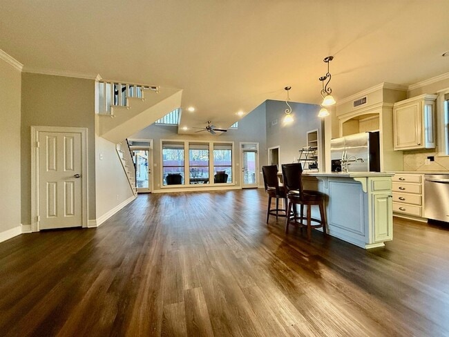 Photo - 3815 Holly Ridge Dr