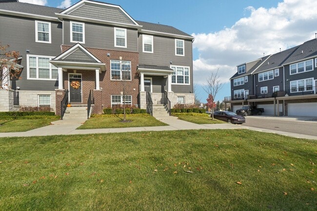 Photo - 202 N Sydney Ct