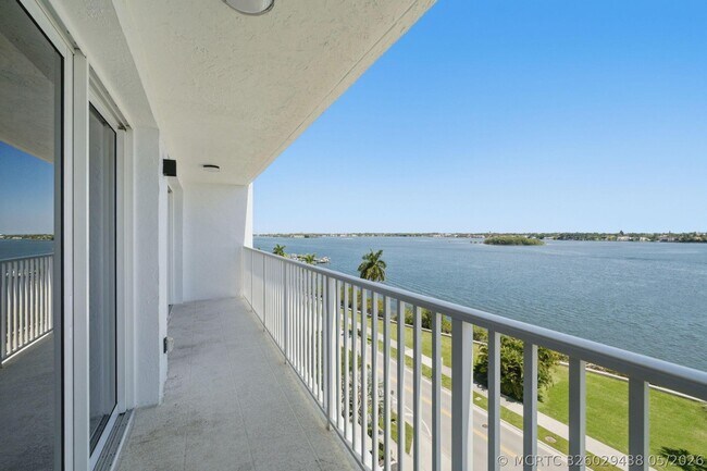 Photo - 3901 S Flagler Dr Unit 802