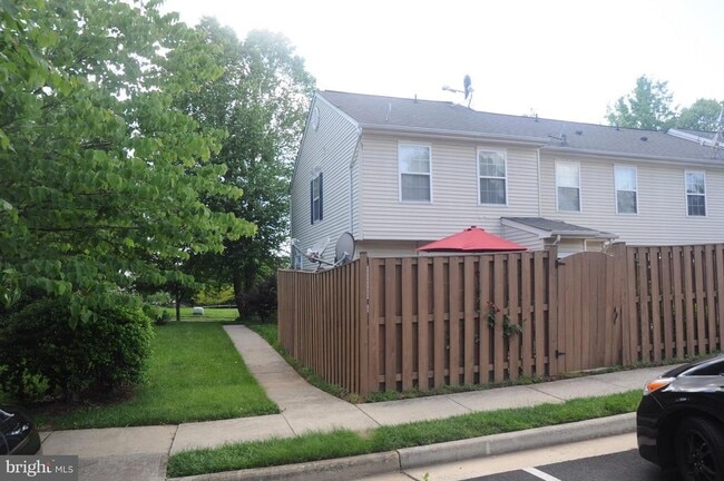 Photo - 20408 River Bank St