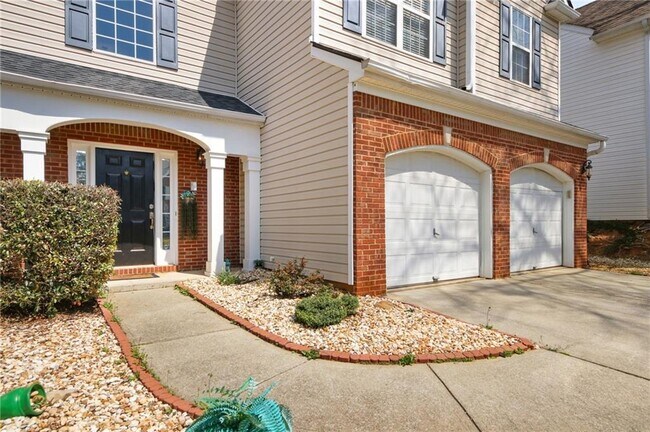 Photo - 2880 Georgian Manor Dr