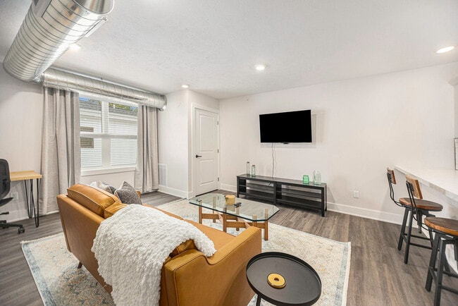 Photo - 1562 Michigan St NE Unit ID1346761P