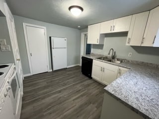Photo - 605 Van Buren St