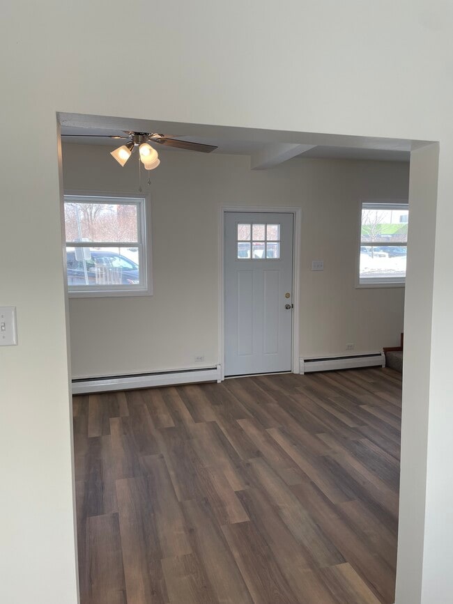 Photo - 128 Main St