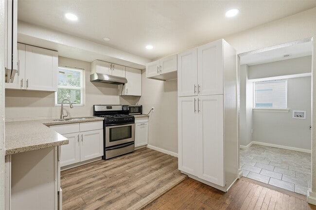Photo - 225 19th Ave N