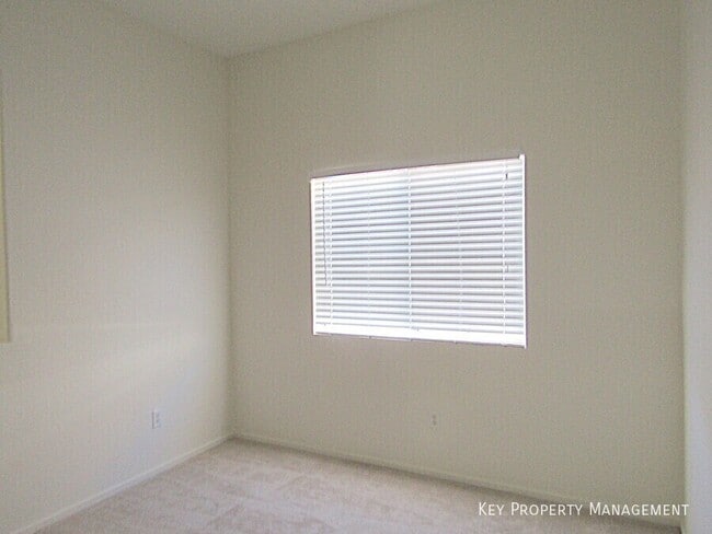 Photo - 10245 S Maryland Pkwy Unidad #240