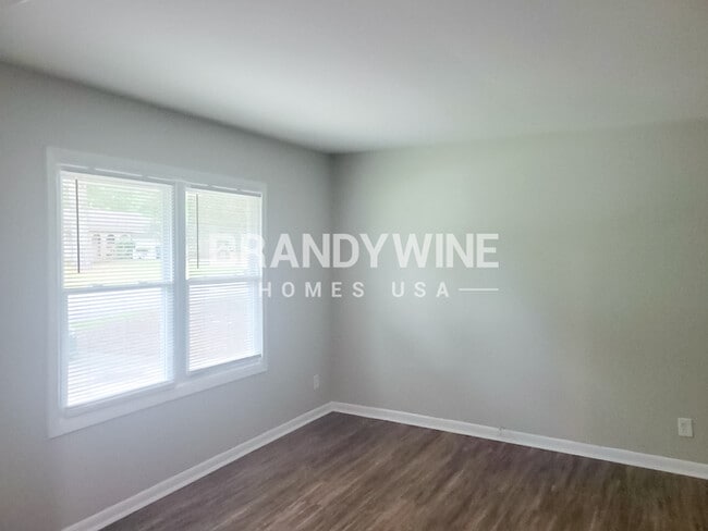 Photo - 2560 Foxlair Trail