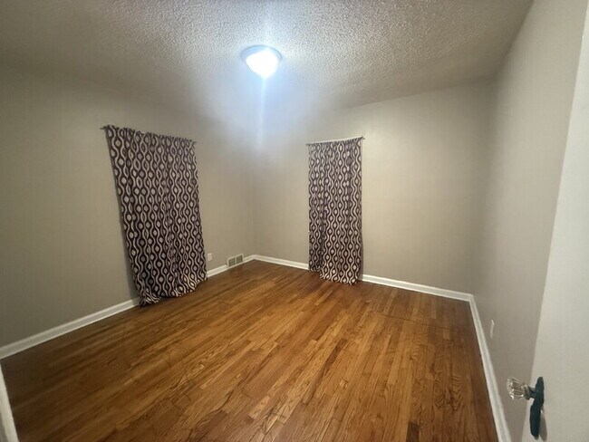 Photo - 1517 E Jefferson Ave