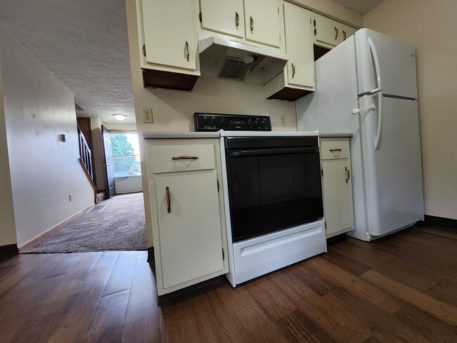 Photo - 1668 Colonial Dr