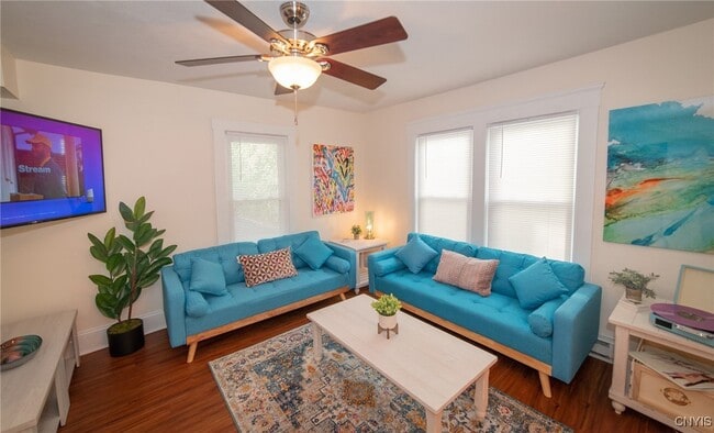 Building Photo - 312 Hall Ave