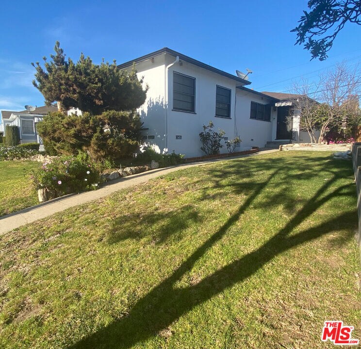 Photo - 6306 1/2 S Fairfax Ave