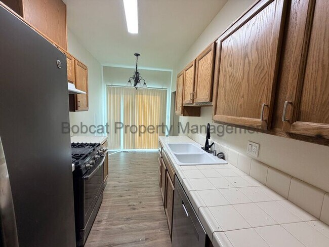 Photo - 1272 Woodside Dr