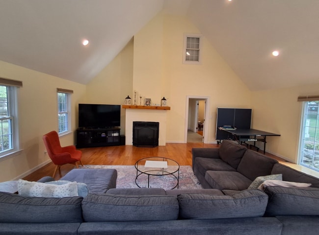 Photo - 6 Rockwood Ln
