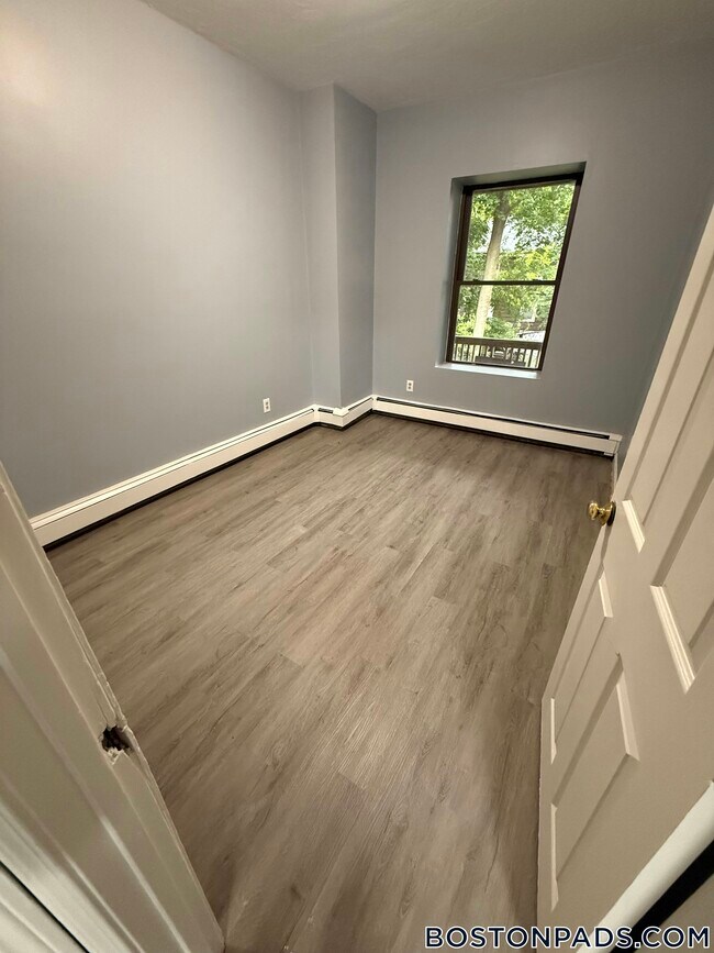 3150 Washington St Unit 2