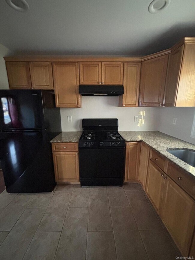 Photo - 202 Clark St