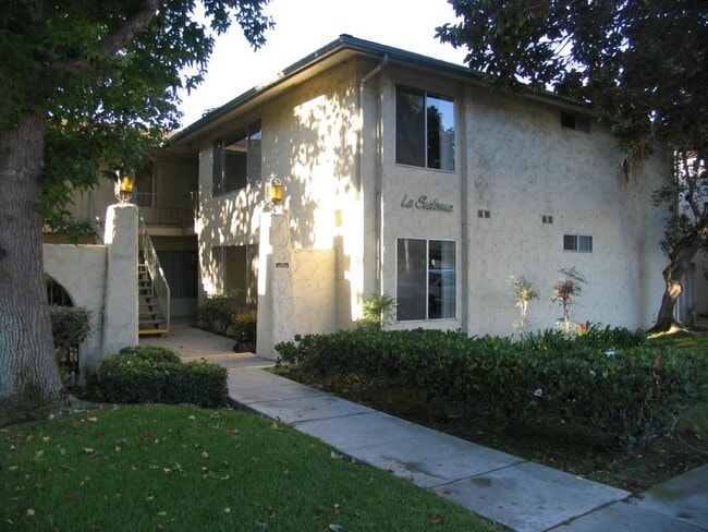 Photo - Spacious 1 Bedroom 1 Bath Upstairs Unit Apartment Unit 3464