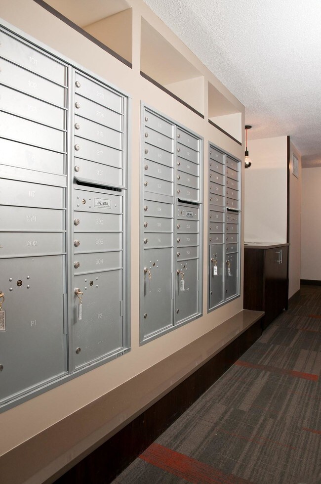 2800 Girard Apartments