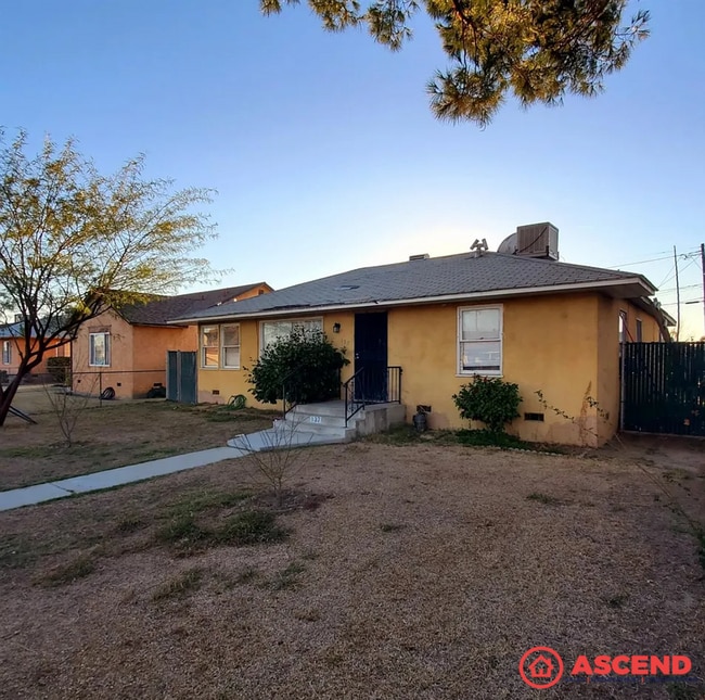 Photo - Charming 3BR/2BA Home in Bakersfield – 1,708 Sq Ft with Stove Included!