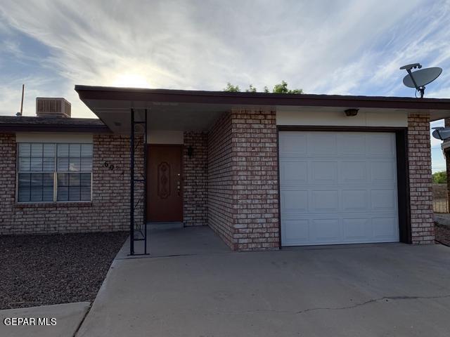 Photo - 609 Alicante Way