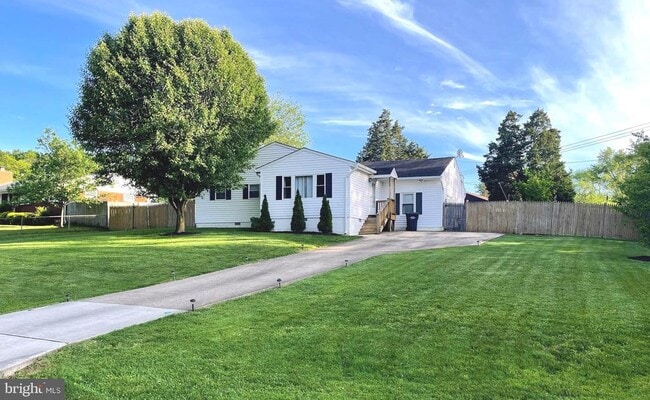 Building Photo - 3430 Little Hunting Creek Dr Rental