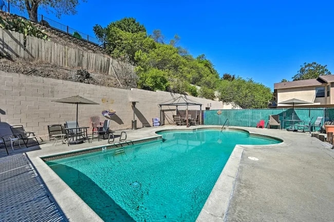 Building Photo - 5760 Jackson Dr