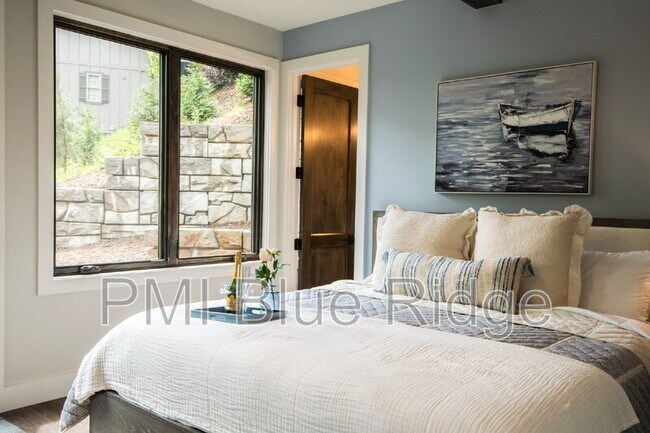 Photo - 159 Deerwood Dr