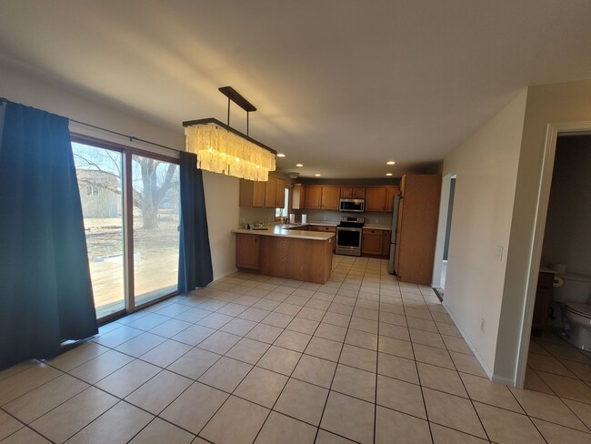 Photo - 2255 Vesterheim St