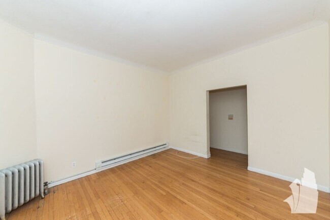 Photo - 923 W Waveland Ave Unit # 02D