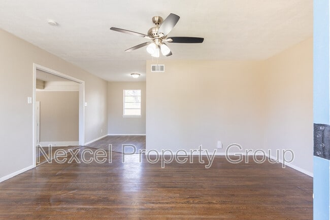 Photo - 5442 Loch Lomond Rd