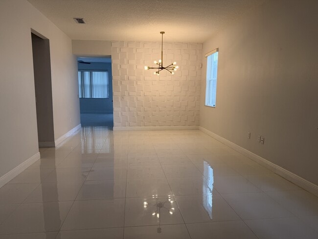 Photo - 1112 Pine Ridge Dr