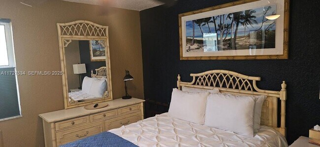 Photo - 3230 NE 13th St Unidad 1