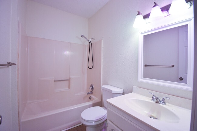 Photo - 518 Benton Ave
