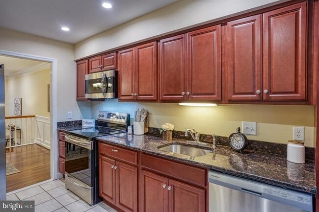 Photo - 807 Stockbridge Dr