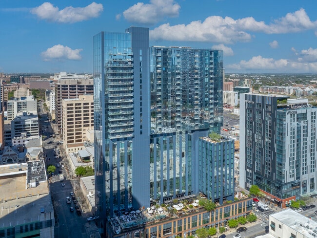 Exterior Building - Sienna at the Thompson