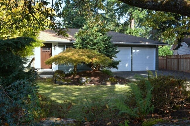 Building Photo - Quiet Kirkland Rambler