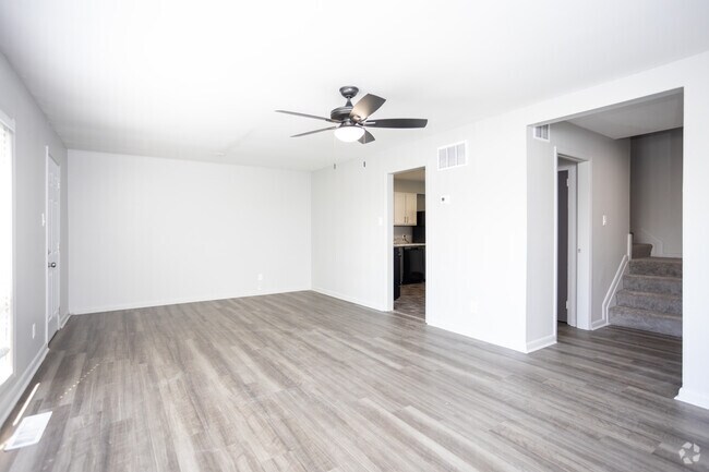3BR, 1.5BA - 1,300 SF