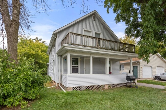 Photo - 1717 Walnut St Unit Upper