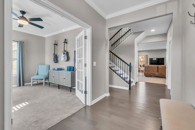 Photo - 6930 Wellsford Ln